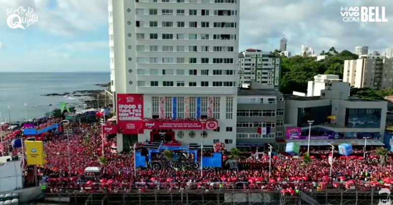 Multid&atilde;o no bloco do Bell Marques