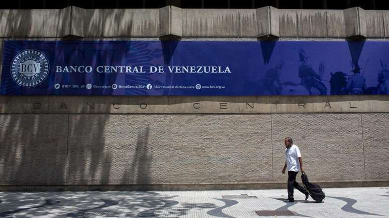 A aloca&ccedil;&atilde;o final dos d&oacute;lares recebidos pela Venezuela &eacute; determinada pelo Banco Central da Venezuela, mas, em teoria, &eacute; feita seguindo par&acirc;metros acordados com os EUA
