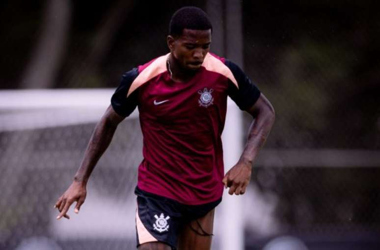 Vit&oacute;ria avan&ccedil;a para contratar Cac&aacute;, zagueiro do Corinthians &ndash;