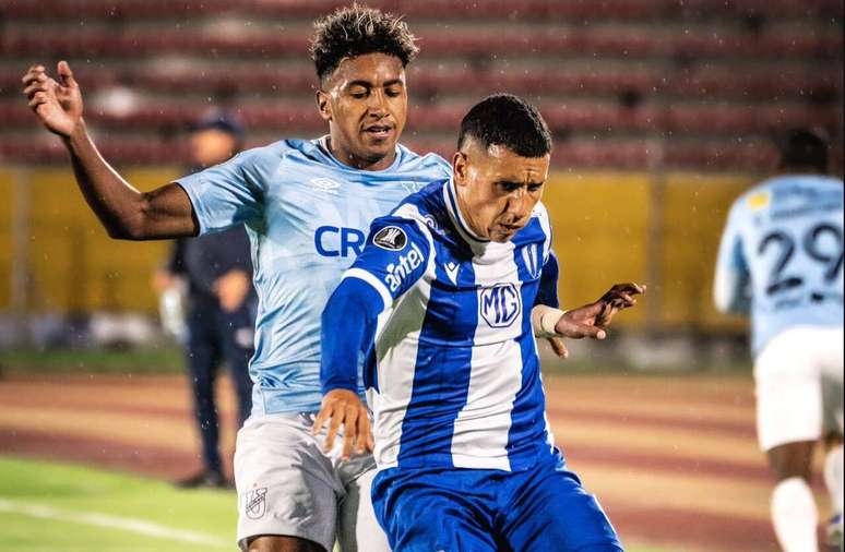 ఈక్వెడారియన్లు మరియు ఉరుగ్వేలు ప్రారంభించారు -