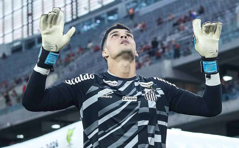 Goleiro acredita que Santos pode brigar por mais no Brasileir&atilde;o &ndash;