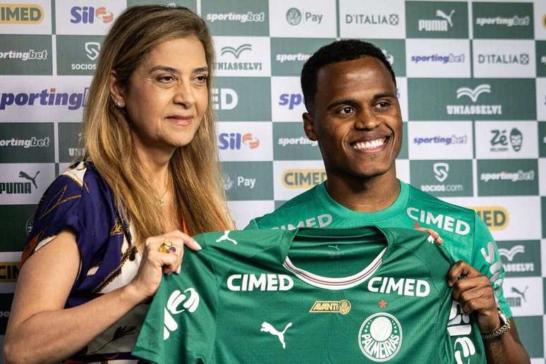 Jhon Arias revelou bastidores da conversa com Leila Pereira, presidente do Palmeiras &ndash;