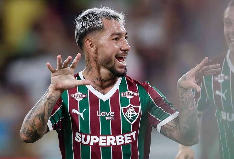 Lucho Acosta vibra com gol da vit&oacute;ria no cl&aacute;ssico contra o Botafogo, no Maracan&atilde; &ndash;