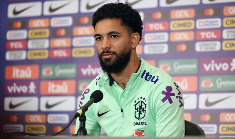 Douglas Luiz &ndash;