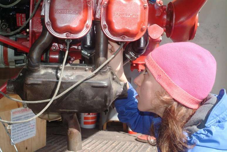 Sabrina construiu seu pr&oacute;prio avi&atilde;o quando era adolescente
