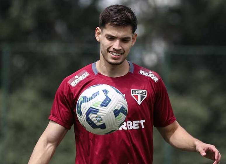 Bobadilla &eacute; poupado de treino e segue em tratamento no S&atilde;o Paulo &ndash;