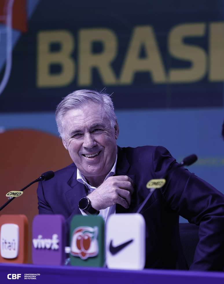 Carlo Ancelotti durante coletiva de imprensa 