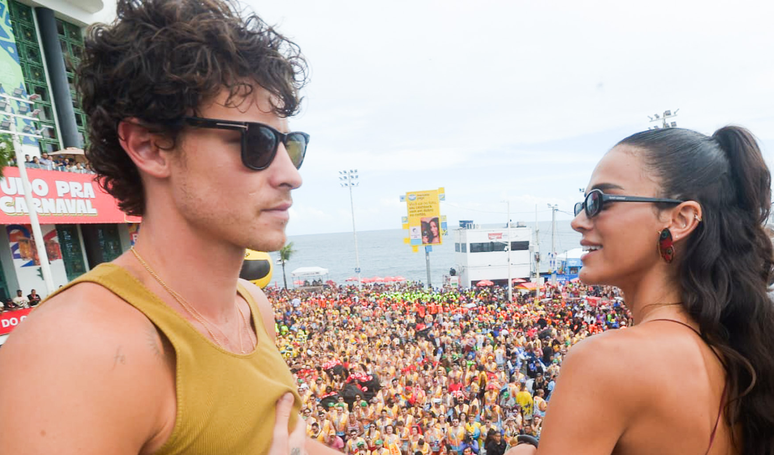 కార్నివాల్ 2026: బ్రూనా మార్క్వెజైన్ మరియు షాన్ మెండిస్ ఇవెట్ సంగలో యొక్క త్రయంలో ప్రేమను మార్చుకున్నారు మరియు కెనడియన్ గాయకుడు బహియన్ ఉత్సవాల ద్వారా ఆకట్టుకున్నారు.