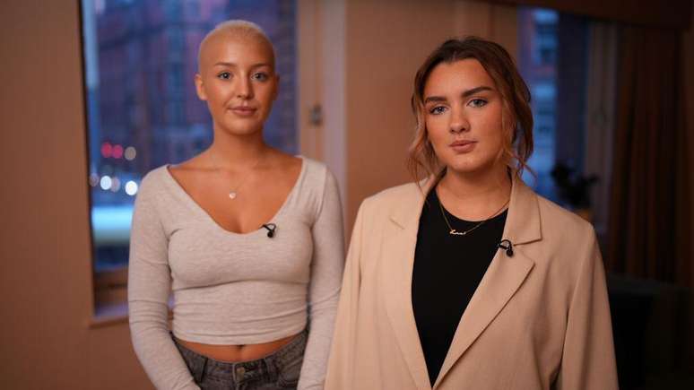 Grace, &agrave; esquerda, e Sophie foram filmadas sem o seu conhecimento quando sa&iacute;am &agrave; noite