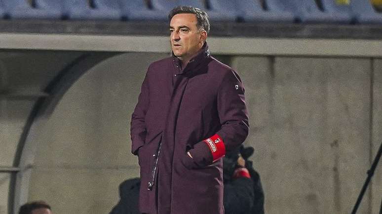 Carlos Carvalhal deixou o Braga e n&atilde;o quer assumir nenhum clube no momento &ndash;