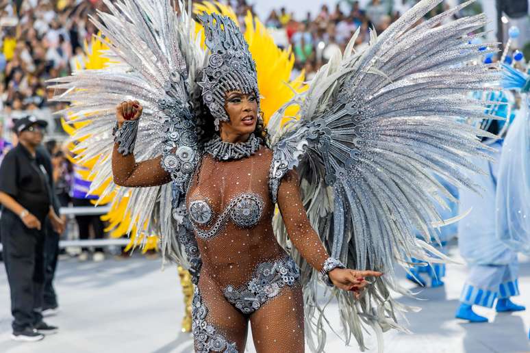 Veja as fotos do desfile da Vai-Vai, no Samb&oacute;dromo do Anhembi, em S&atilde;o Paulo