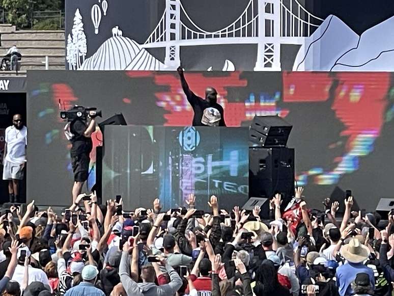 O alter ego musical de Shaquille O&rsquo;Neal re&uacute;ne uma s&eacute;rie de curiosidades que ajudam a explicar a presen&ccedil;a constante de DJ Diesel na m&iacute;dia &ndash; Missvain/Wikimedia Commons