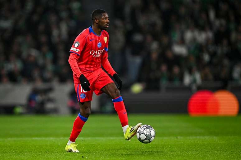 Demb&eacute;l&eacute; em campo pelo Paris Saint-Germain (Photo by Octavio Passos/Getty Images)