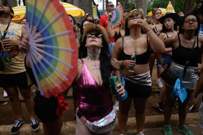 Carnaval 2026 - Carnalau Foli&otilde;es celebram o carnaval da cantora Lauana Prado, enquanto esperam ela come&ccedil;ar o trio neste s&aacute;bado de carnaval. Pq. Ibirapuera, 14/02 Isabella Finholdt/Estad&atilde;o