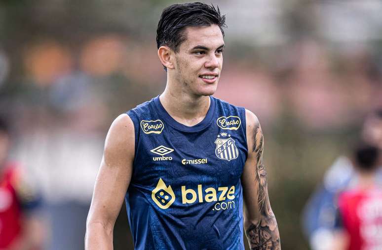 Santos encaminha sa&iacute;da de JP Chermont &ndash;