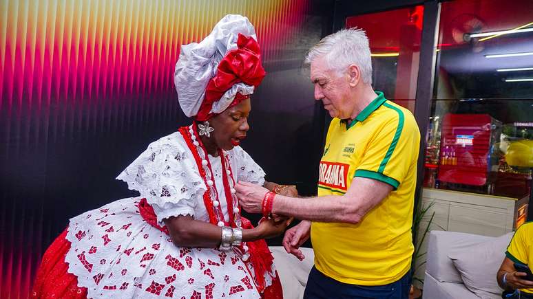 Carlo Ancelotti no carnaval de Salvador