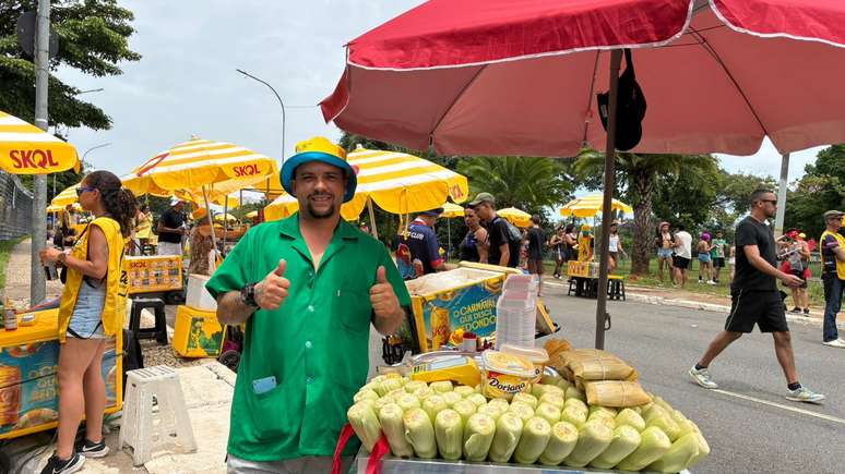Leonardo Silva, de 32 anos, costuma vender seu produto nas proximidades do Hospital S&atilde;o Paulo