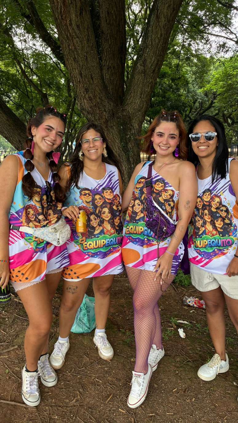 &rsquo;Equipequito&rsquo;: brincadeira de amigos vira fantasia de carnaval com abad&aacute;