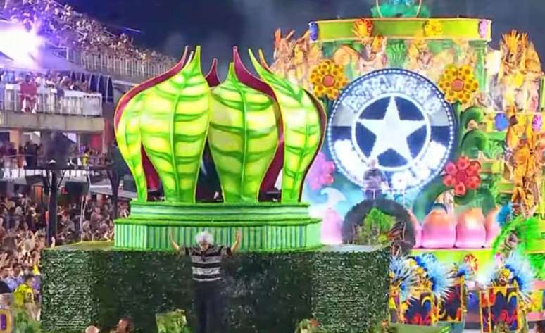 Botafogo Samba Clube abre o segundo dia de desfiles da S&eacute;rie Ouro do Rio homenageando Burle Marx.