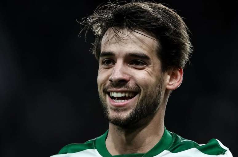 Sporting vence e segue na ca&ccedil;a ao l&iacute;der Porto &ndash; Divulga&ccedil;&atilde;o