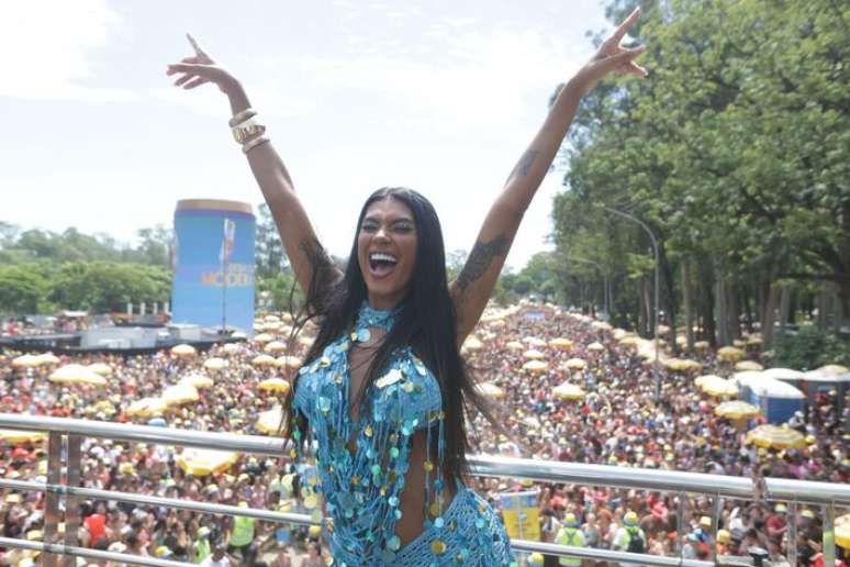 Pocah canta lan&ccedil;amentos mais recentes como 'Molhadin', lan&ccedil;ada no fim de 2025, e 'Boombox'