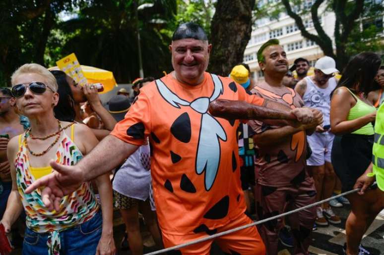Bloco Explode Cora&ccedil;&atilde;o completa dez anos de homenagem a Maria Beth&acirc;nia no centro de S&atilde;o Paulo
