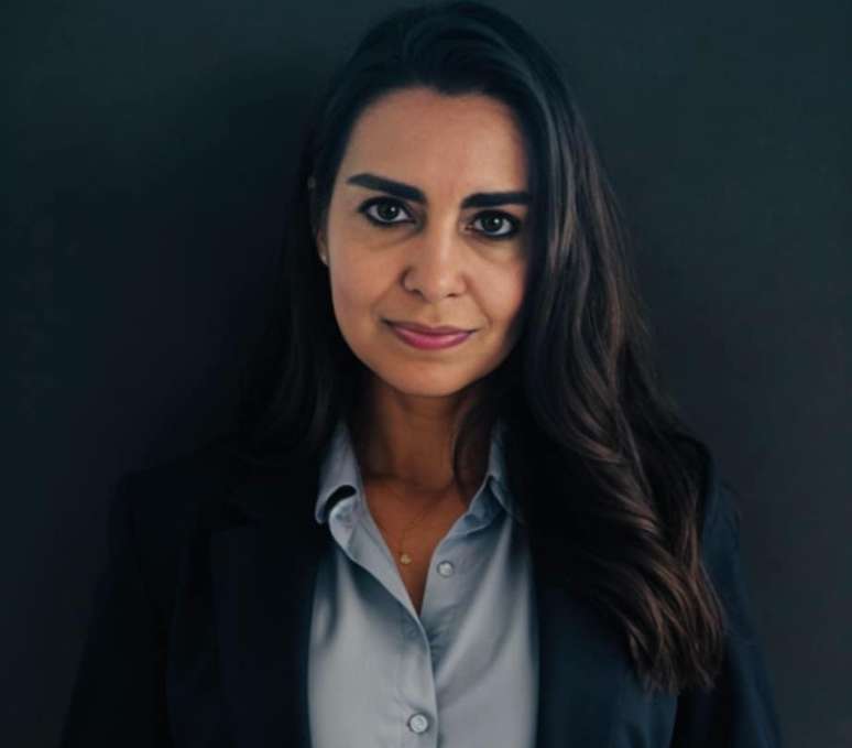 A circunst&acirc;ncia de confinamento e a press&atilde;o psicol&oacute;gica tiram os 'freios sociais' e fazem os participantes do reality revelarem comportamentos ocultados no dia a dia, afirma Elizandra Souza