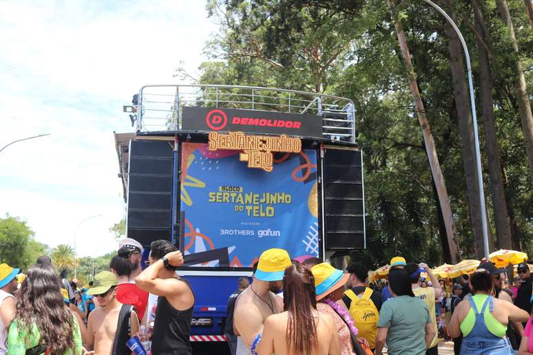 Bloco Sertanejinho do Tel&oacute;