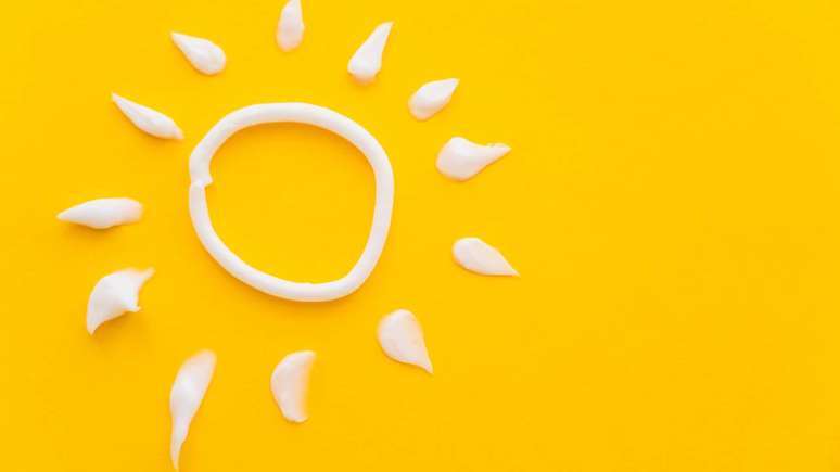 N&atilde;o &eacute; s&oacute; o n&uacute;mero: o FPS protege contra UVB, mas a pele tamb&eacute;m precisa de prote&ccedil;&atilde;o contra UVA e de reaplica&ccedil;&atilde;o correta &ndash; depositphotos.com / IgorVetushko