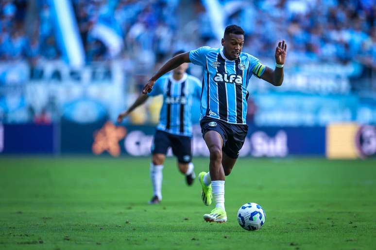 Eden&iacute;lson pediu para sair do Gr&ecirc;mio e conseguiu a rescis&atilde;o do contrato &ndash;