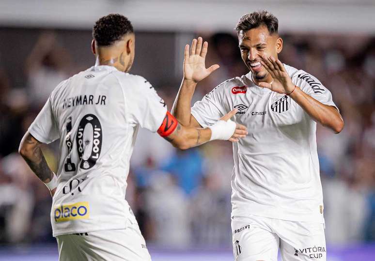 Gabriel Menino celebra parceria com Neymar no Santos &ndash;