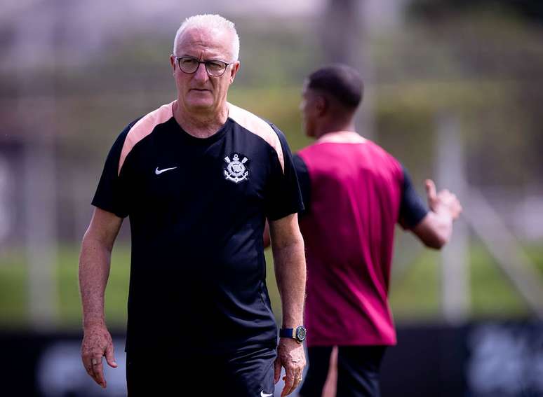 Dorival prega cautela para usar dupla de refor&ccedil;os do Corinthians &ndash;