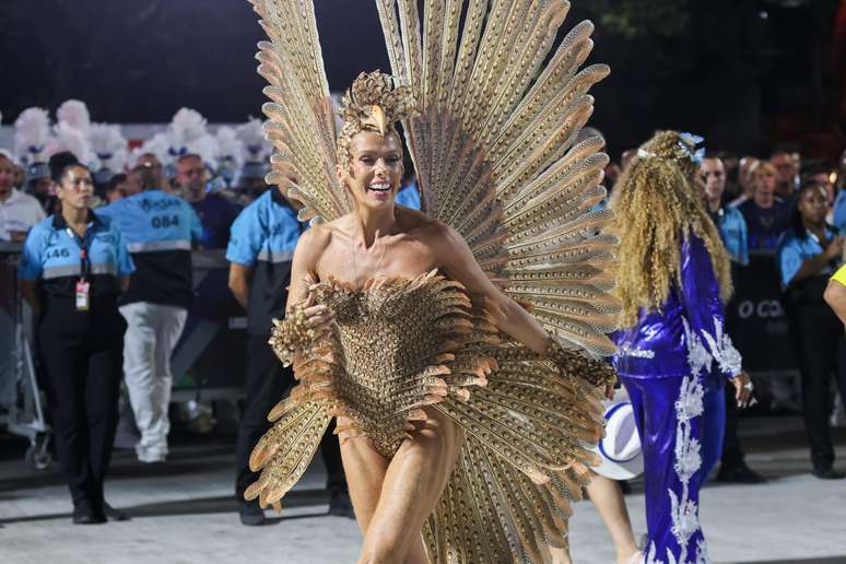 Adriane Galisteu na Portela