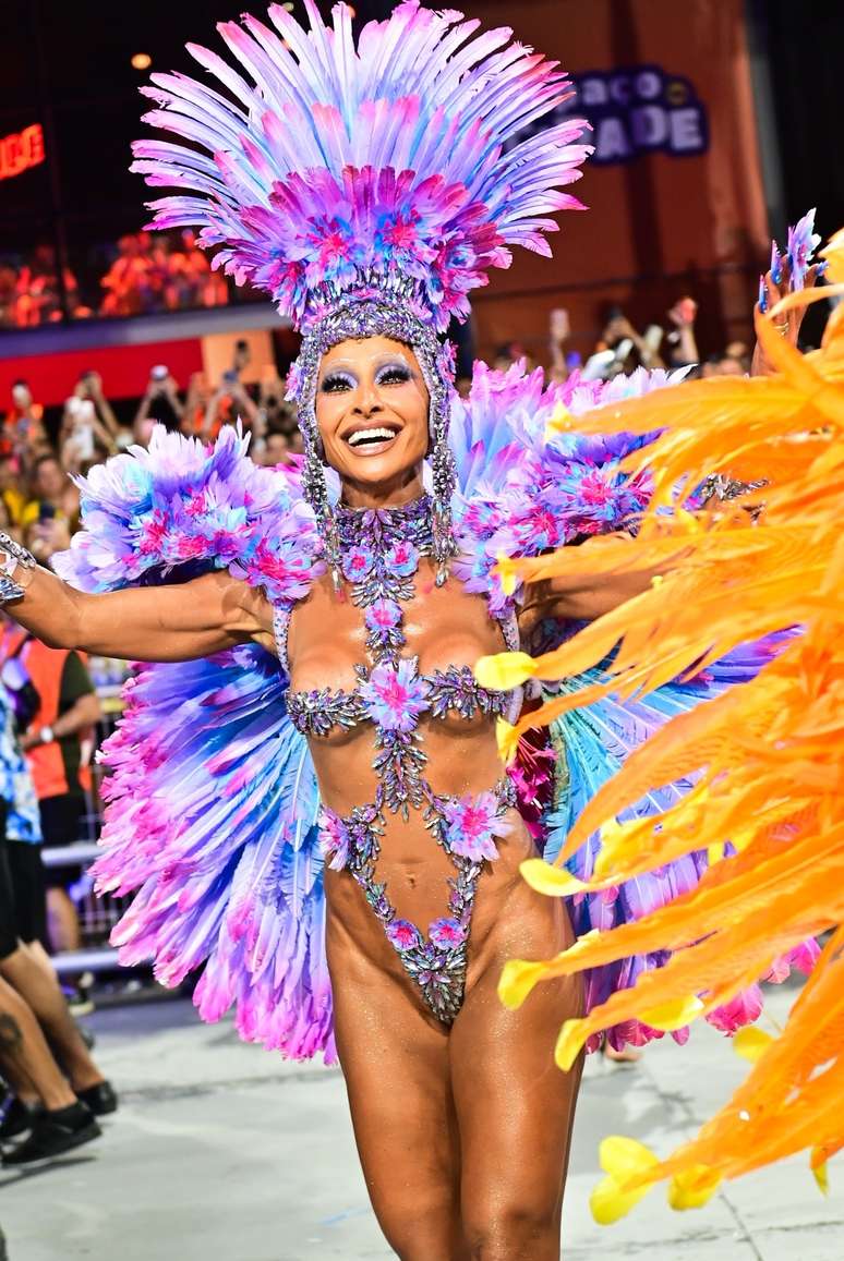 Sabrina Sato foi a rainha de bateria da Gavi&otilde;es da Fiel