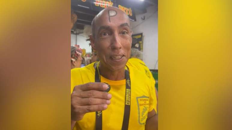 Apr&iacute;gio Cunha, vice-presidente da Pitombeira, diz que 30 mil camisetas foram vendidas