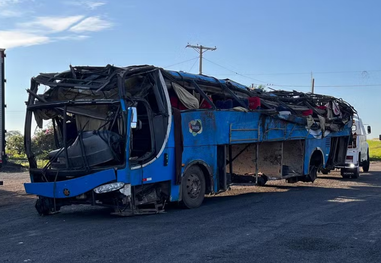 ఎస్పీ ఇంటీరియర్‌లో గ్రామీణ కార్మికులతో బస్సు బోల్తా పడి 6 మంది చనిపోయారు