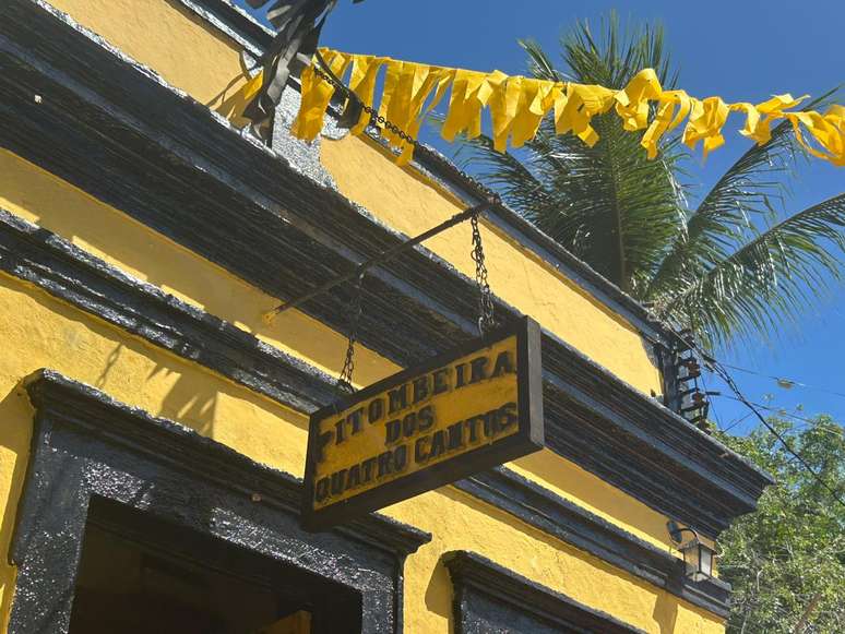 Placa da sede da Pitombeira, em Olinda