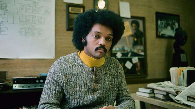 O trabalho de Jesse Jackson na defesa dos direitos civis come&ccedil;ou na d&eacute;cada de 1960