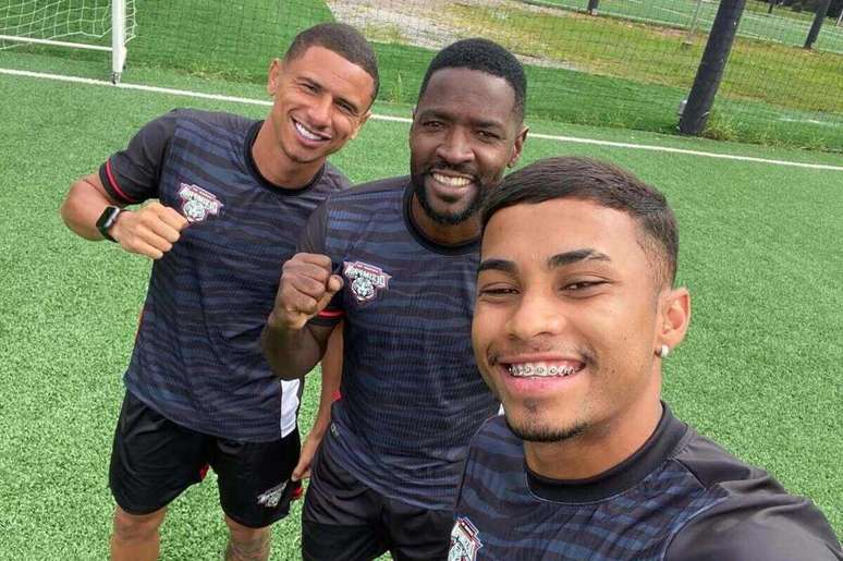 Davi Ilario e Bolt ao lado de Douglinhas, jogador que veio da Kings League Alemanha &ndash;