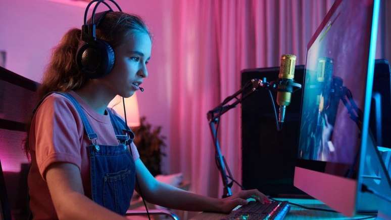 Os cr&iacute;ticos afirmam que as plataformas de jogos deveriam ser inclu&iacute;das na proibi&ccedil;&atilde;o australiana de redes sociais para menores de 16 anos