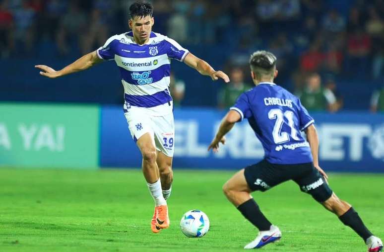 2 de Mayo atuou com um a mais durante a maior parte do jogo &ndash;