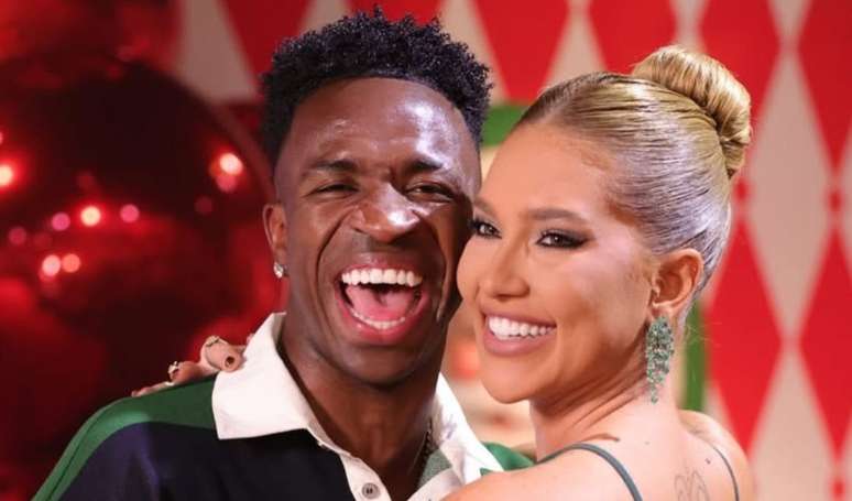 ஆரவாரமோ வருத்தமோ இல்லை: வர்ஜீனியாவின் காதலன், வினி ஜூனியர், RJ இல் கார்னிவல் 2026 இல் இன்ஃப்ளூயன்ஸரின் அதிகாரப்பூர்வ அறிமுகத்திற்குப் பிறகு ஒரு செய்தியில் எதிர்பாராத நிகழ்வுகளைப் புறக்கணித்தார்.