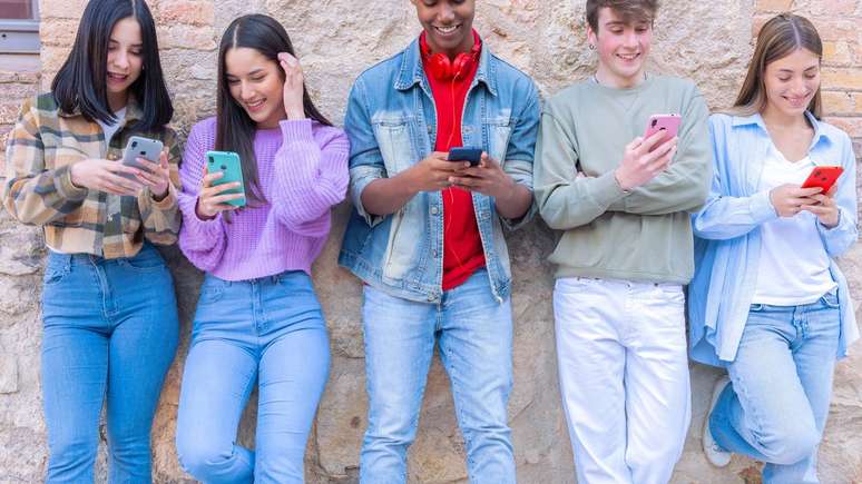 Novo relat&oacute;rio aponta diferen&ccedil;as entre meninas e meninos e refor&ccedil;a a import&acirc;ncia da educa&ccedil;&atilde;o digital &ndash; depositphotos.com / mariaphoto3