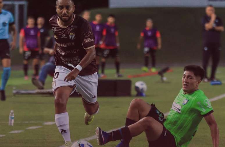 Orozco leva o Carabobo ao ataque. Seu time vence o jogo em casa e est&aacute; a um&nbsp; empate para avan&ccedil;ar na Libertadores.