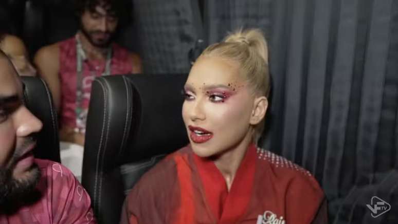 Virginia mostra bastidores do desfile da Grande Rio em live