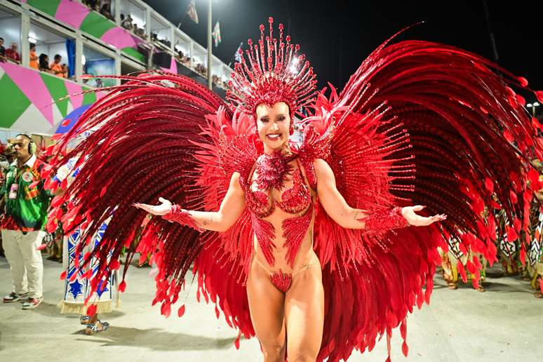 Virginia Fonseca antes de desfile como rainha da Grande Rio