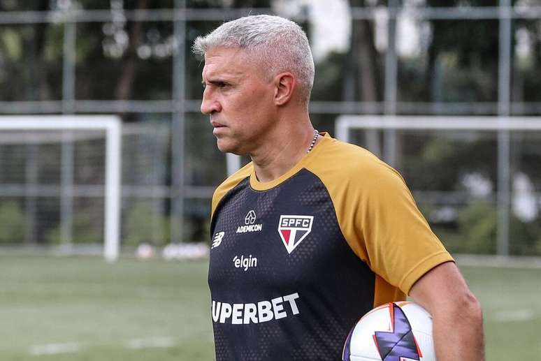 Crespo comandar&aacute; mais uma atividade nesta sexta antes de enfrentar o Bragantino &ndash;