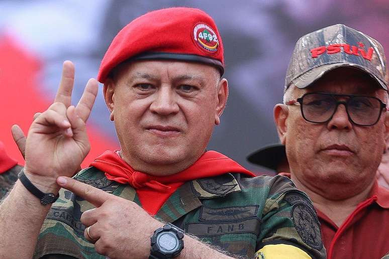 Diosdado Cabello comanda os militares da Venezuela