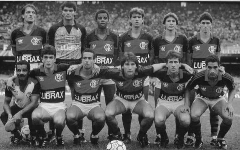 ఫ్లెమెంగో 1987 బ్రెసిలీరోలో గ్రీన్ మాడ్యూల్‌ను గెలుచుకుంది -