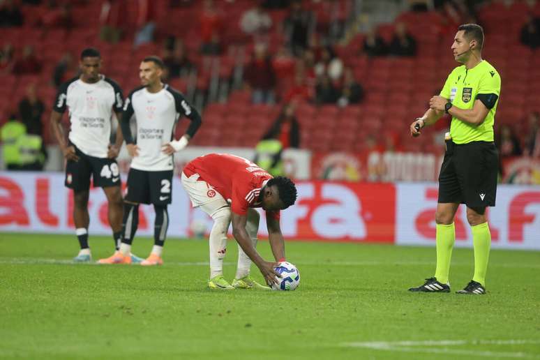 Rodrigo Jos&eacute; Pereira de Lima em Internacional x Corinthians, pelo Brasileir&atilde;o de 2025 &ndash;